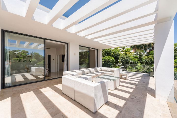 Herrojo 110 - Fascinating Villa minutes from Golf Course