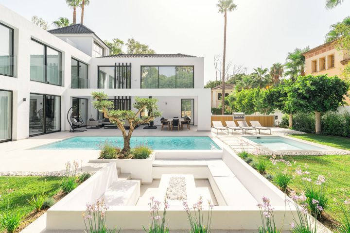 Villa Atenas - Villa Familiar con Estilo en Nueva Andalucía