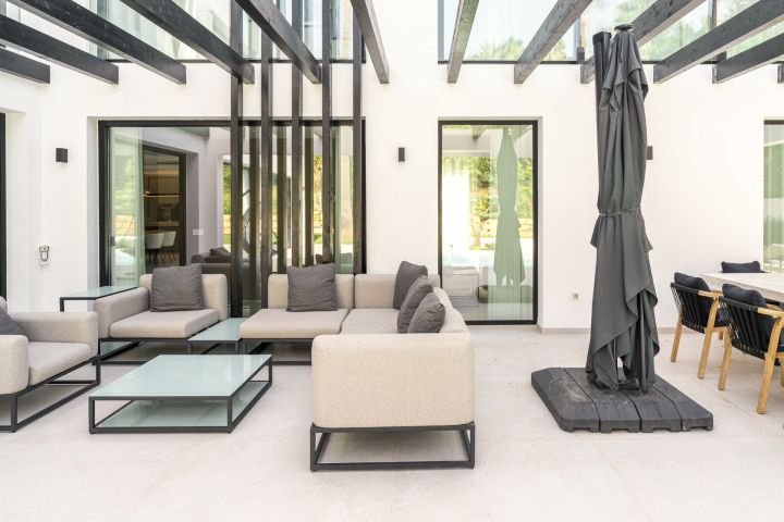 Villa Atenas - Villa Familiar con Estilo en Nueva Andalucía