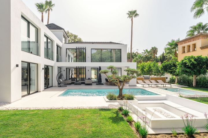 Villa Atenas - Villa Familiar con Estilo en Nueva Andalucía