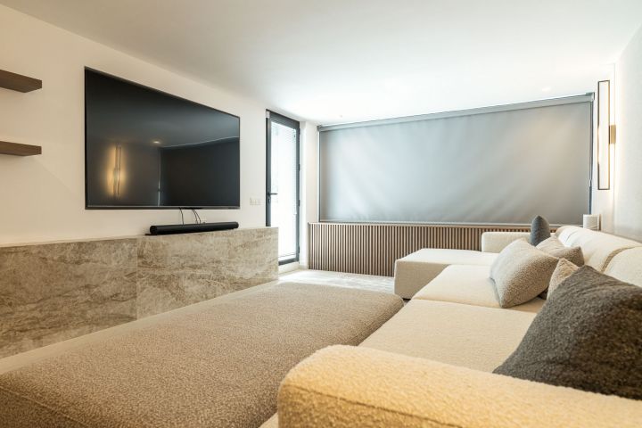 Villa Atenas - Villa Familiar con Estilo en Nueva Andalucía