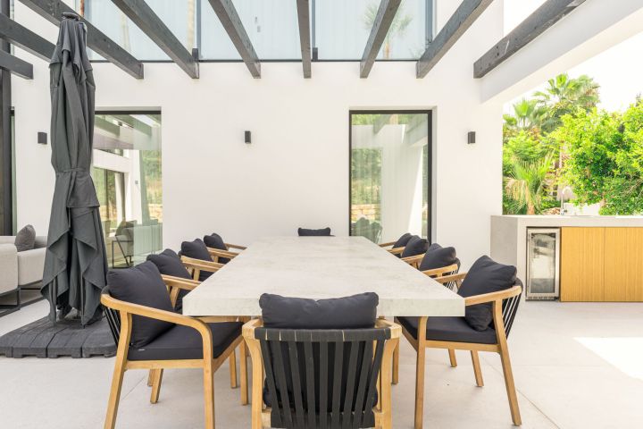 Villa Atenas - Villa Familiar con Estilo en Nueva Andalucía