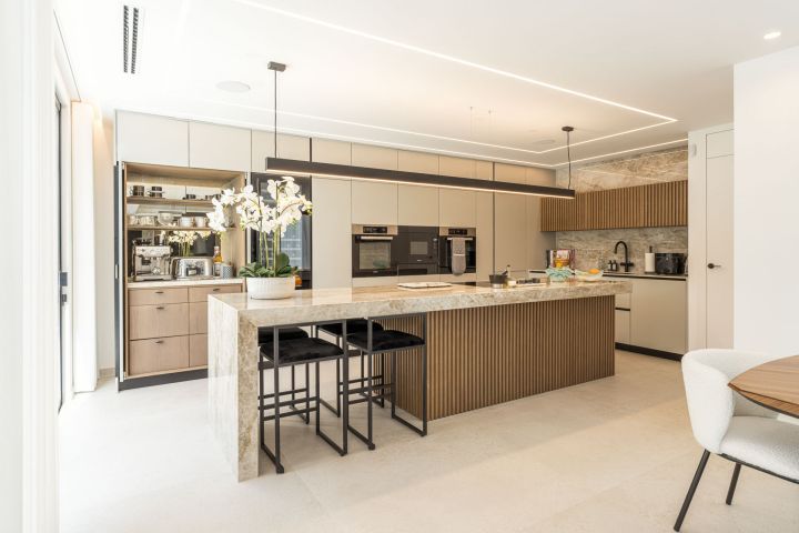 Villa Atenas - Villa Familiar con Estilo en Nueva Andalucía
