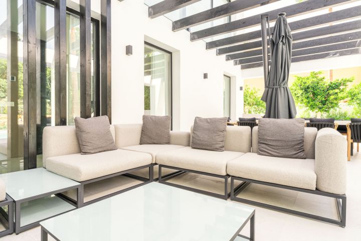 Villa Atenas - Villa Familiar con Estilo en Nueva Andalucía
