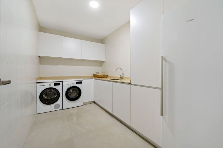 Villa Romano - Sophisticated Property in Altos de Puente Romano