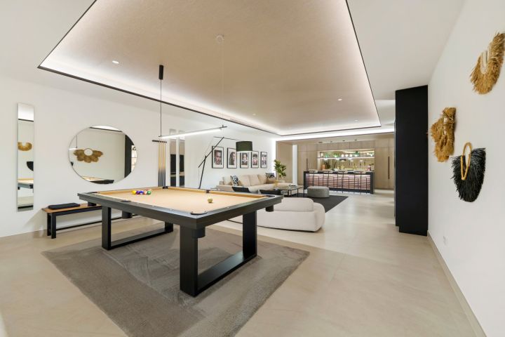 Villa Romano - Sophisticated Property in Altos de Puente Romano