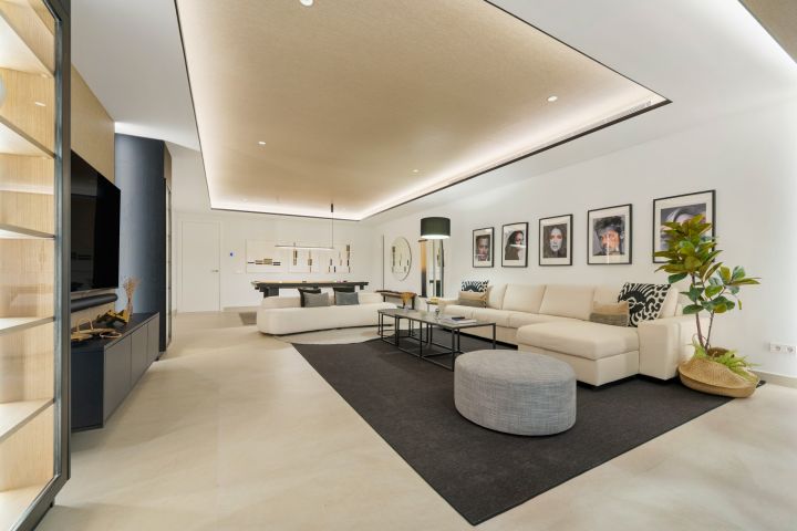 Villa Romano - Sophisticated Property in Altos de Puente Romano