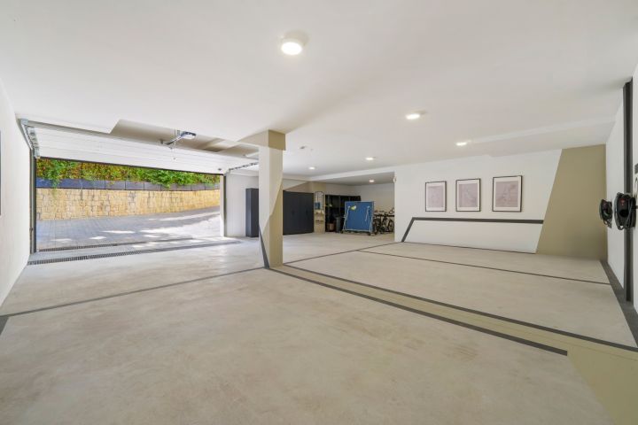 Villa Romano - Sophisticated Property in Altos de Puente Romano