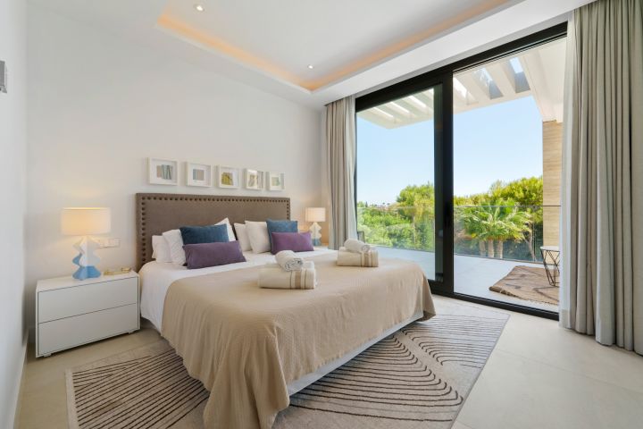 Villa Romano - Sophisticated Property in Altos de Puente Romano