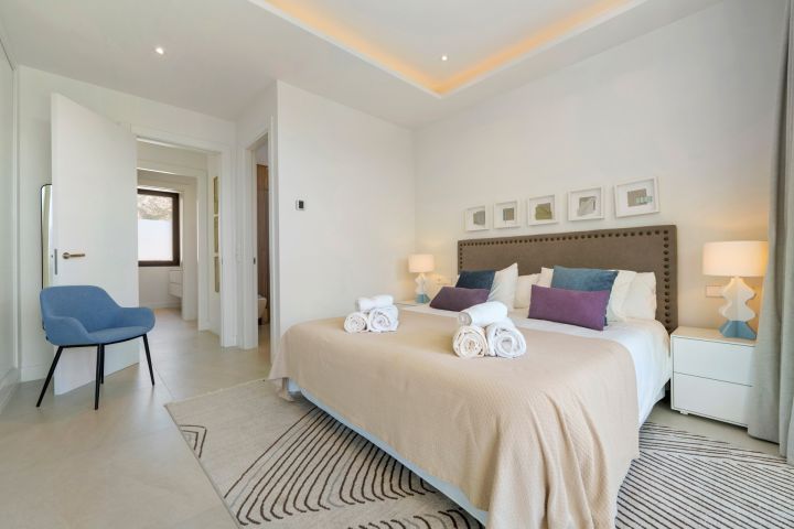 Villa Romano - Sophisticated Property in Altos de Puente Romano