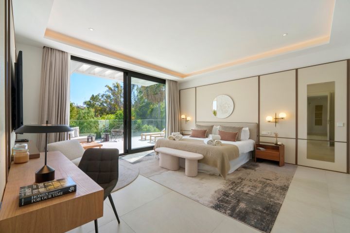 Villa Romano - Sophisticated Property in Altos de Puente Romano