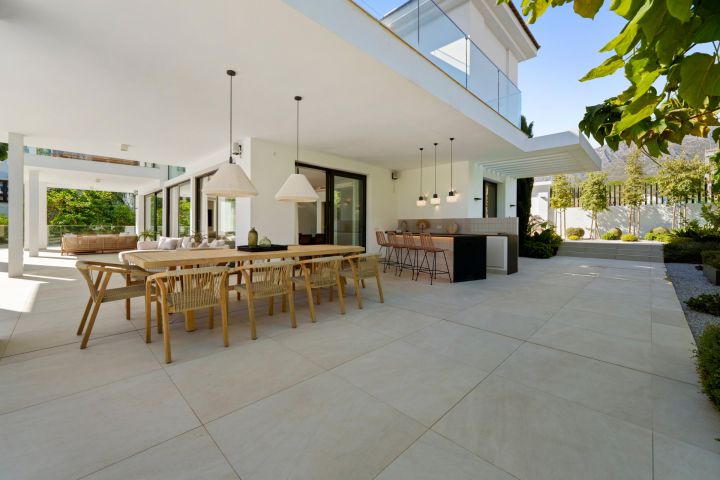 Villa Romano - Sophisticated Property in Altos de Puente Romano