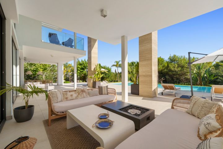 Villa Romano - Sophisticated Property in Altos de Puente Romano