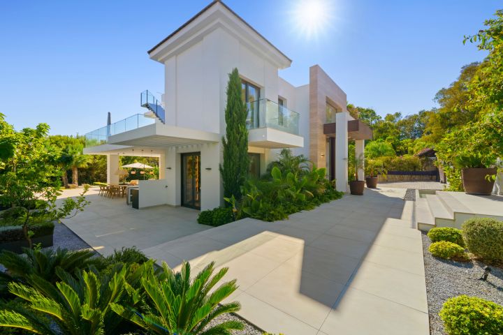 Villa Romano - Sophisticated Property in Altos de Puente Romano
