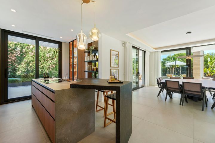 Villa Romano - Sophisticated Property in Altos de Puente Romano