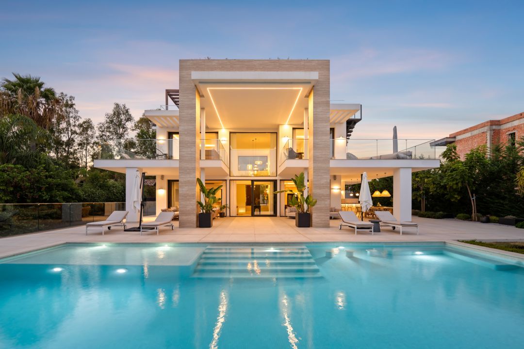 Villa Romano - Sophisticated Property in Altos de Puente Romano