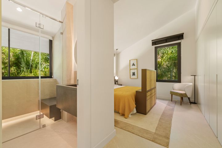 Las Chapas 5 - Unique Modern Villa with Eye-Catching Features