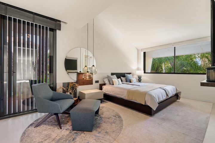 Las Chapas 5 - Unique Modern Villa with Eye-Catching Features