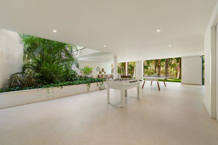 Las Chapas 5 - Unique Modern Villa with Eye-Catching Features