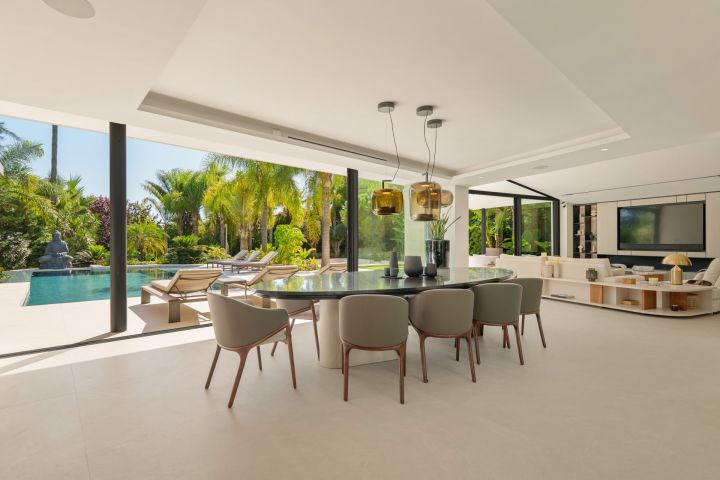 Las Chapas 5 - Unique Modern Villa with Eye-Catching Features