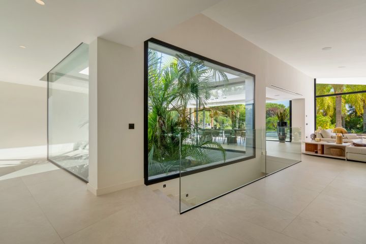Las Chapas 5 - Unique Modern Villa with Eye-Catching Features