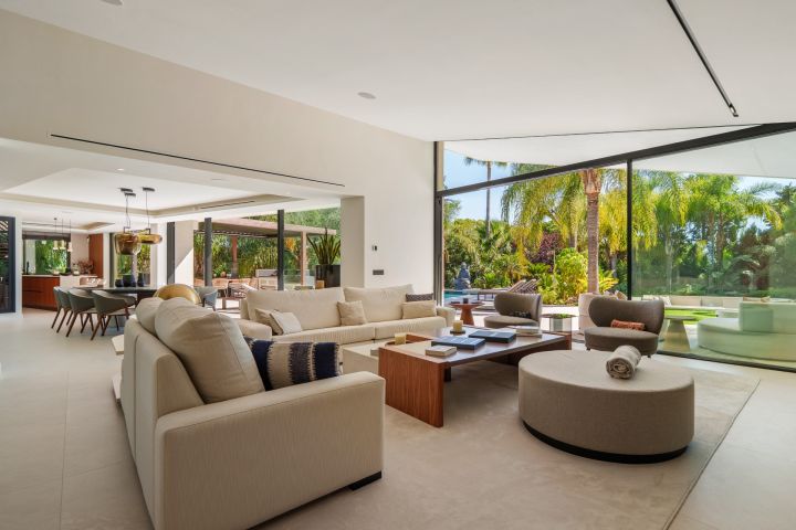 Las Chapas 5 - Unique Modern Villa with Eye-Catching Features