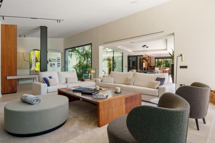 Las Chapas 5 - Unique Modern Villa with Eye-Catching Features