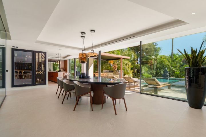 Las Chapas 5 - Unique Modern Villa with Eye-Catching Features