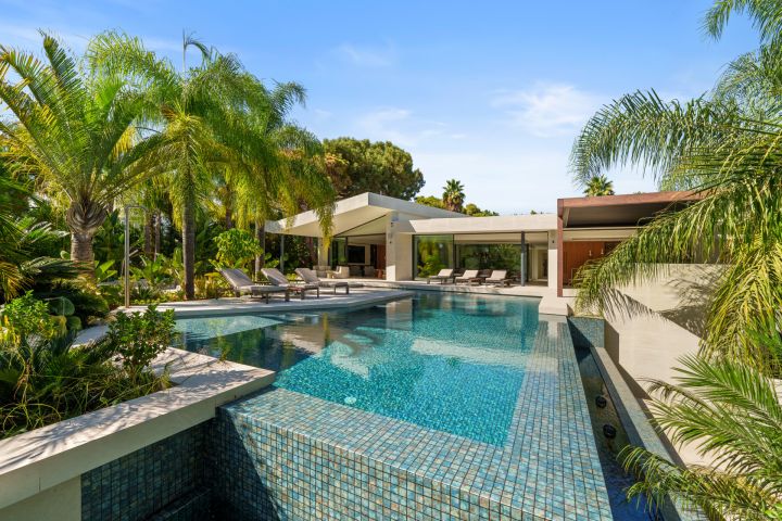 Las Chapas 5 - Unique Modern Villa with Eye-Catching Features