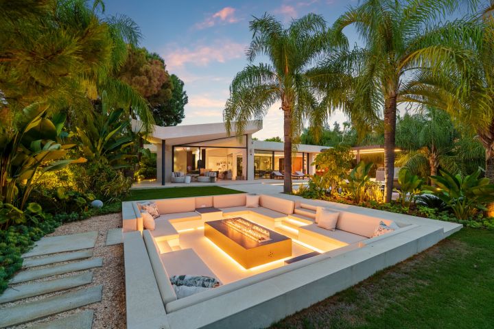 Las Chapas 5 - Unique Modern Villa with Eye-Catching Features