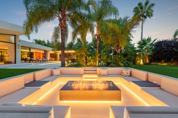 Las Chapas 5 - Unique Modern Villa with Eye-Catching Features