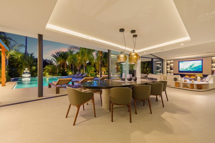 Las Chapas 5 - Unique Modern Villa with Eye-Catching Features