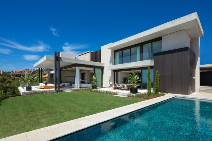 The Hills 8 - Modern Exclusive Villa with Stunning Sea Views