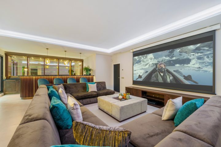 Villa Nova - Modern Residence with Amenities