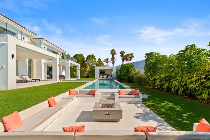 Villa Nova - Modern Residence with Amenities