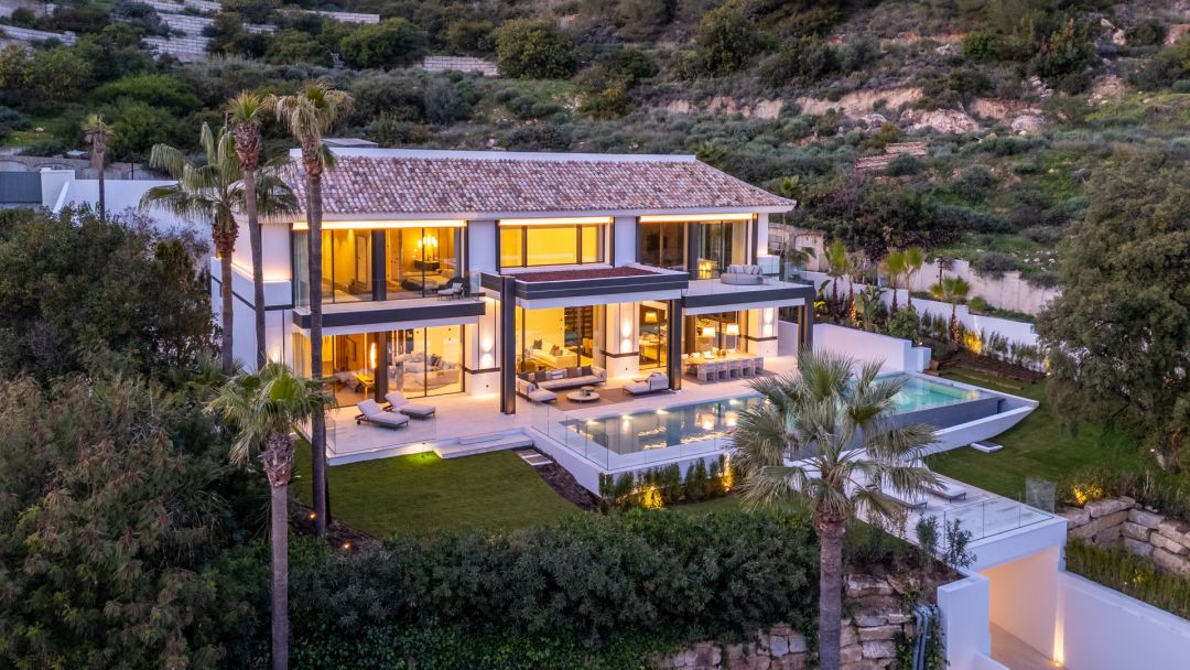 Villa Allure - Exquisite Villa in Cascada de Camoján