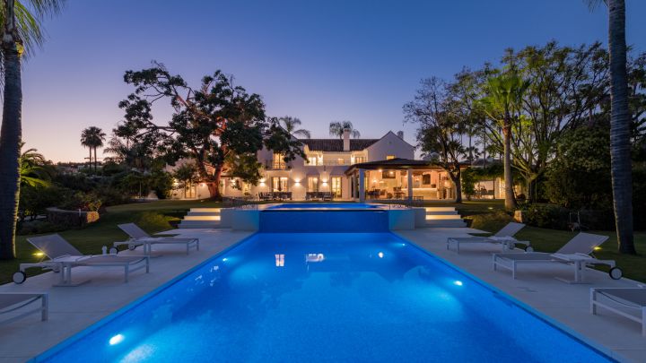 Villa Hermosa - Stunning Andalusian-Style Home in La Cerquilla