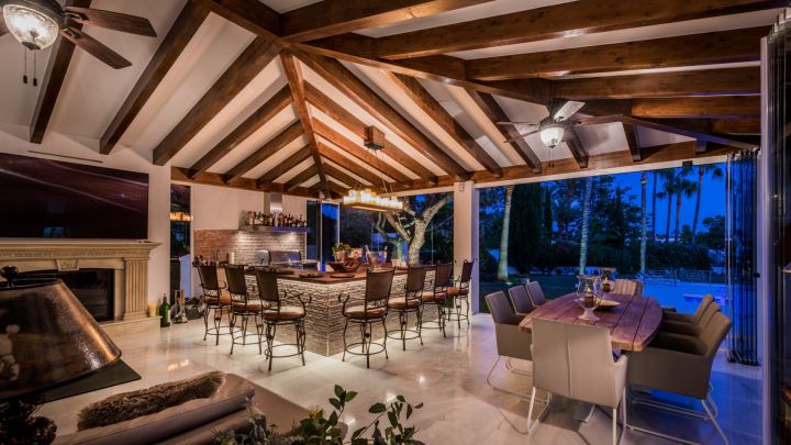 Villa Hermosa - Stunning Andalusian-Style Home in La Cerquilla