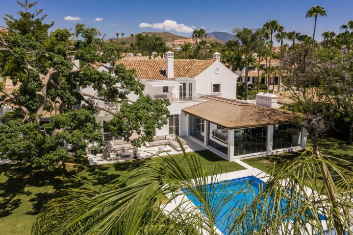 Villa Hermosa - Stunning Andalusian-Style Home in La Cerquilla