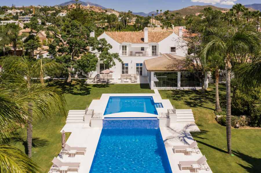 Villa Hermosa - Impresionante Casa de Estilo Andaluz en La Cerquilla