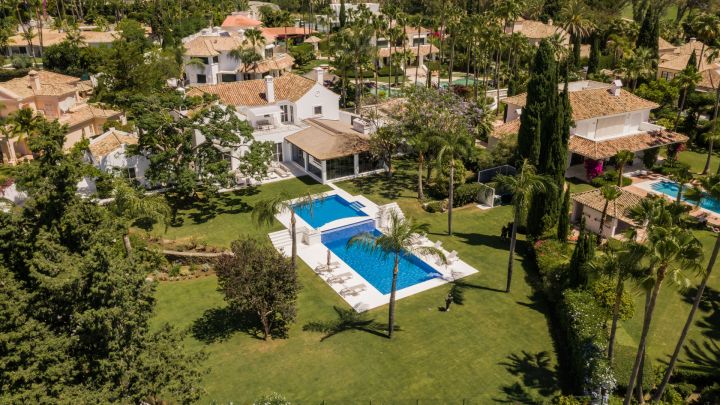 Villa Hermosa - Stunning Andalusian-Style Home in La Cerquilla