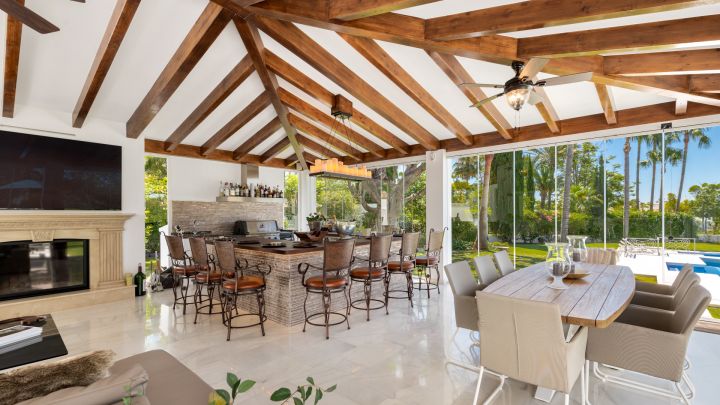 Villa Hermosa - Stunning Andalusian-Style Home in La Cerquilla