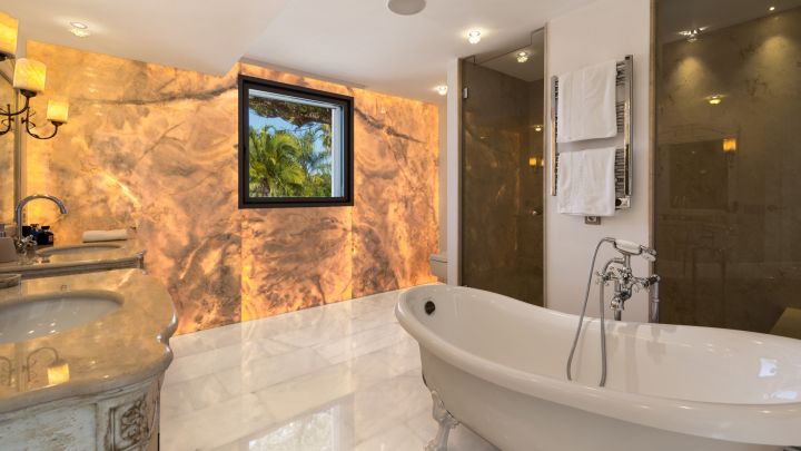 Villa Hermosa - Stunning Andalusian-Style Home in La Cerquilla