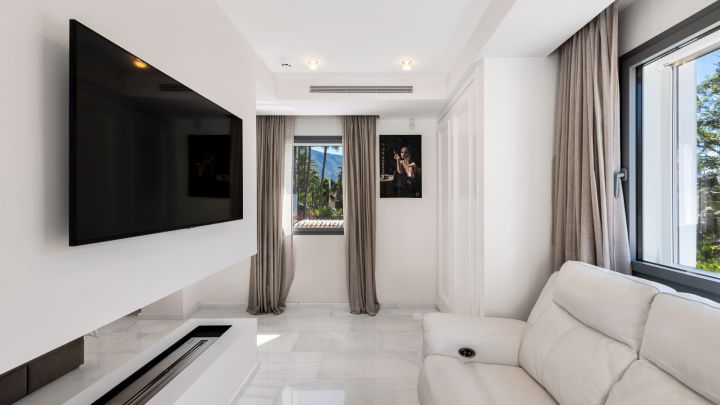 Villa Hermosa - Stunning Andalusian-Style Home in La Cerquilla