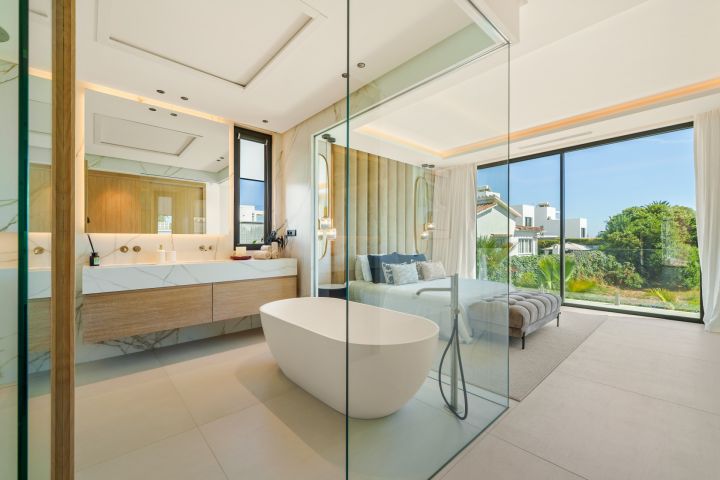 Linda Vista 289 - Modern Villa minutes from the Beach