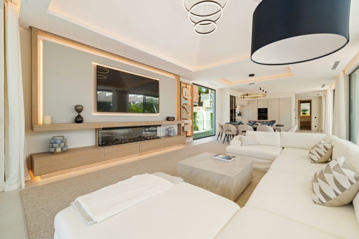 Linda Vista 289 - Modern Villa minutes from the Beach