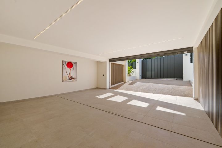 Linda Vista 289 - Modern Villa minutes from the Beach