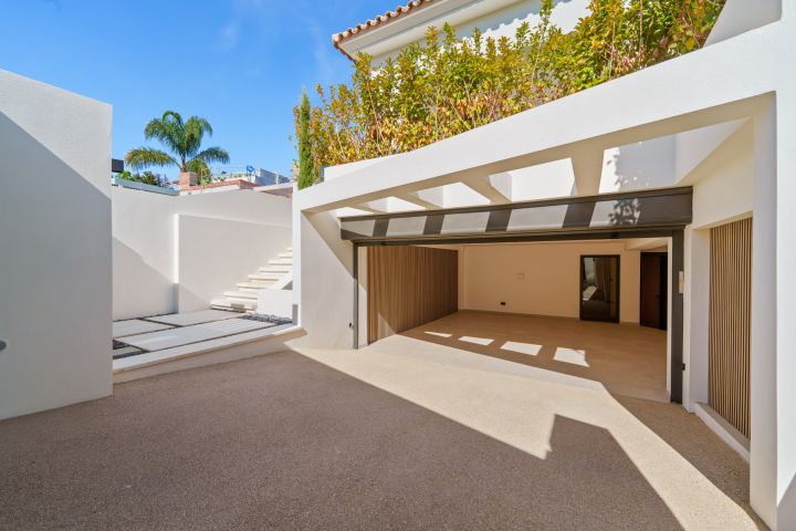 Linda Vista 289 - Modern Villa minutes from the Beach