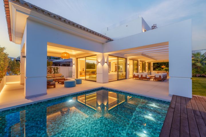 Linda Vista 289 - Modern Villa minutes from the Beach