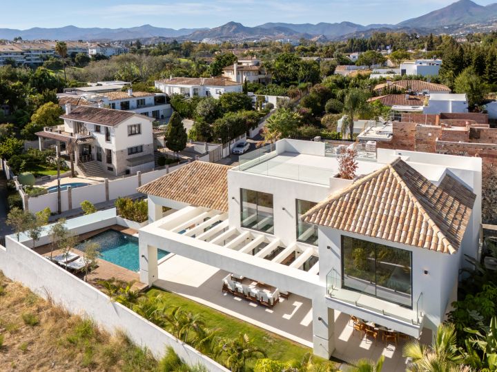 Linda Vista 289 - Modern Villa minutes from the Beach